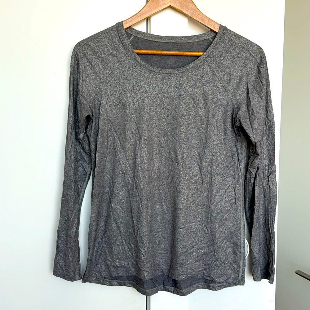 Lululemon long sleeve top - silver/gray metallic - size 6/8
